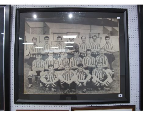 Sheffield United Black &amp; White Print, of late 1950's early 1960's team group, bearing many signatures including Summers, 