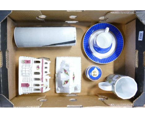 A mixed collection of ceramic items to include Wedgwood commemorative ware of the marriage of Prince William and Catherine Mi