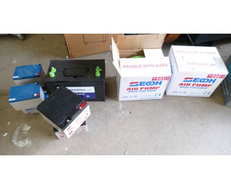 A pair of Scotch Secoh air pumps together with various battery packs. 

This lot is either a catalogue return, unclaimed good