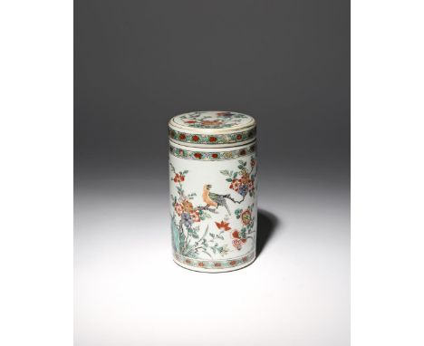 A CHINESE FAMILLE VERTE CYLINDRICAL JAR AND COVER KANGXI 1662-1722 Decorated in enamels and gilt with a continuous scene of b