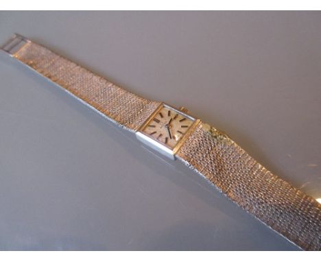Omega ladies 9ct white gold cased wristwatch with integral bracelet strap (a/f)