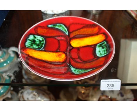 A POOLE ART POTTERY PLATE 
