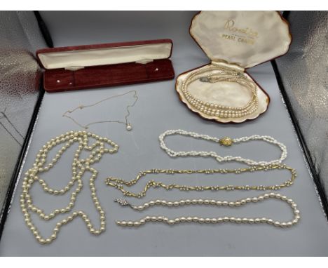 Quantity of Pearl Dress Jewellery to include 9K gold chain with pearl pendant