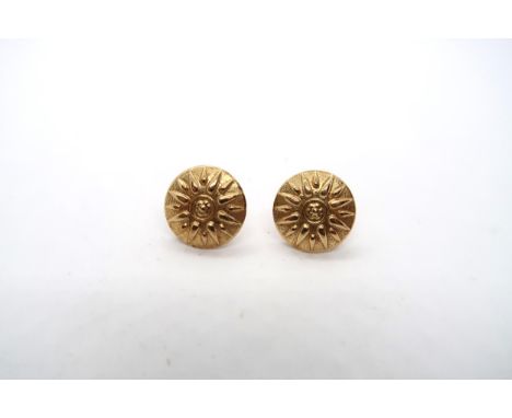 A 14ct gold scarf pin and matching earrings 