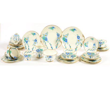 AN ART DECO ROYAL DOULTON BONE CHINA FLORAL TEA SERVICE, PRINTED MARK, PATTERN H4142, C1920