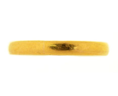 A 22CT GOLD WEDDING RING, LONDON 1958, 3.5G, SIZE P++I LIGHT WEAR CONSISTENT WITH AGE