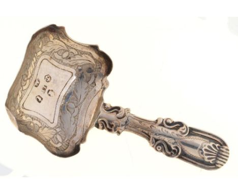 A GEORGE III SILVER CADDY SPOON, 7.5 CM L, BIRMINGHAM 1817, 6DWTS++GOOD CONDITION