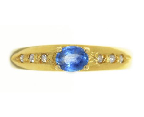 A CEYLON SAPPHIRE AND DIAMOND RING IN GOLD, MARKED 18CT, 3G, SIZE N++LIGHT WEAR CONSISTENT WITH AGE