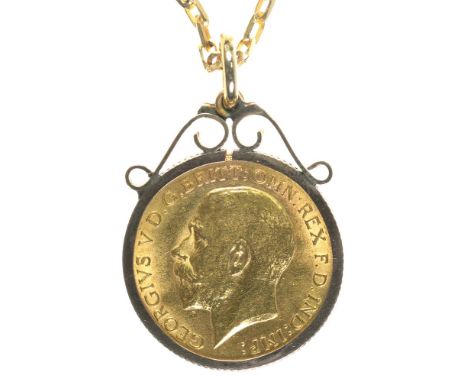 GOLD COIN. HALF SOVEREIGN, 1911, IN PENDANT MOUNT ON 9CT GOLD CHAIN, 9G++LIGHT WEAR AND SCRATCHES 