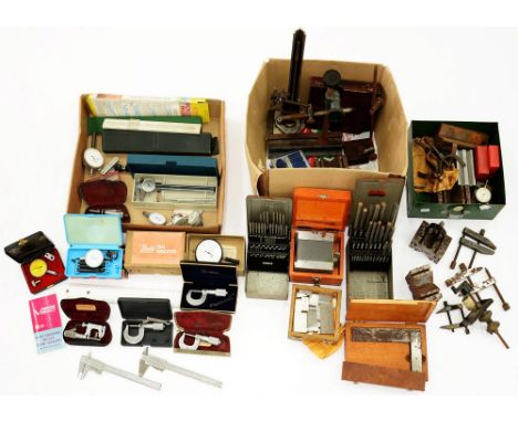 A COLLECTION OF ENGINEER'S AND DRAUGHTSMAN'S TOOLS AND INSTRUMENTS