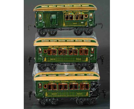 757. MARKLIN HANDPAINTED NEW YORK CENTRAL CAR SET | O gauge, rare hand painted version, exquisite detail, combine car, a pull