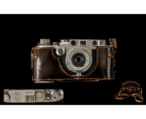 Leicha IIF Rangefinder Ernst Leitz Wetzlak Camera - with leitz elmar 5 cm length. Serial no. 582339. Date 1951-1952 with leat