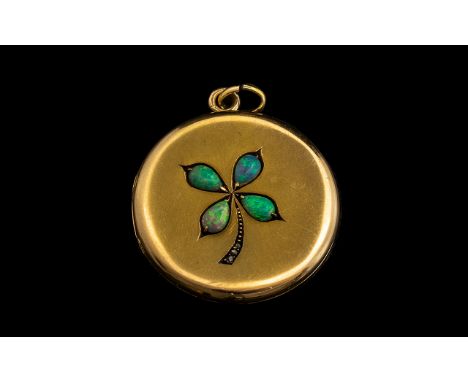 14ct Gold Opal Locket, The Locket Is In Wonderful Condition and has a Flower Opal Design to Front, The Opals of Full Colour a