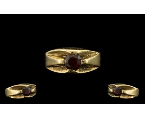 9ct Gold Ruby Gypsy Set Gents Ring. Ring Size - R. Please See Image. 