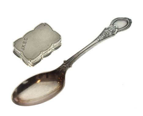 Elizabeth II silver snuff box with engine turned decoration, Birmingham 1970, together with a Victorian silver teaspoon, Shef