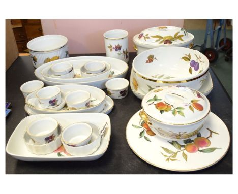 Quantity of Royal Worcester Evesham pattern oven-to-table ware  
