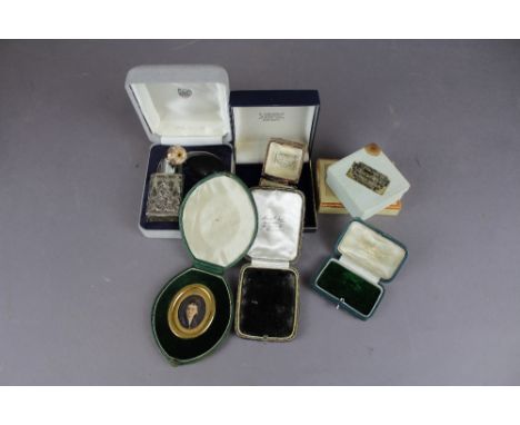 Silver cased scent bottle & atomiser, miniature portrait, 6 jewellery boxes
