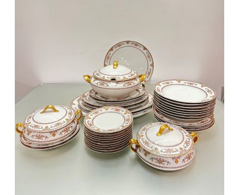 Limoges Haviland part dinner service including soup tureen and cover, two vegetables tureens, six various graduated ashets, c