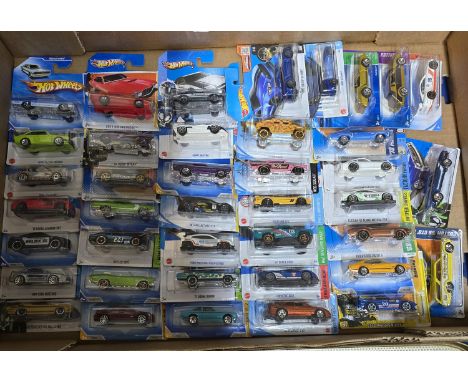 BOX CONTAINING APPROX 40 HOT WHEELS BOXED MODEL CARS     