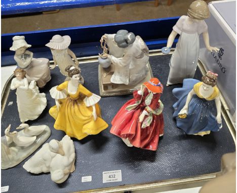 TRAY CONTAINING 4 ROYAL DOULTON FIGURINES, LLADRO FIGURINE AND 5 NAO FIGURINES