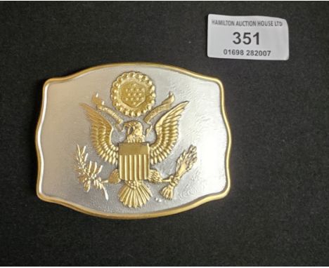 200TH ANNIVERSARY OF THE GREAT SEAL OF THE US 1782/1982 STERLING SILVER WITH 24 CARAT GOLD PLATE BELT BUCKLE, WEIGHT APPROX 1