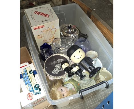 BOX CONTAINING ORNAMENTAL CHINA FACE DOLL, VARIOUS MUGS, EP TEAPOT, CUT CRYSTAL WATER JUG, HOMEPRIDE FIGURE CRUET SET