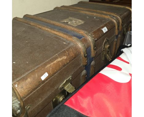 SHIPPING TRAVEL TRUNK     