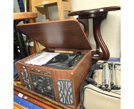 MAHOGANY OCCASIONAL TABLE, AKURA RECORD PLAYER &amp; RADIO CD PLAYER IN VINTAGE STYLE