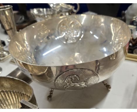 9½" DIAMETER SILVER RUSSIAN STYLE FRUIT BOWL ON QUADRUPLE FEET, WEIGHT APPROX 645.4 GRAMS