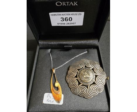 ORTAK PENDANT &amp; CHAIN, SILVER CELTIC STYLE KILT BROOCH PIN