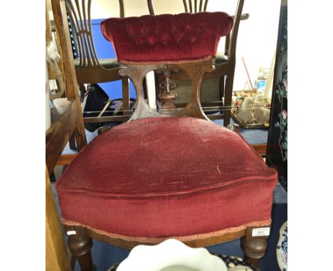 MAHOGANY FRAMED VICTORIAN BEDROOM CHAIR     