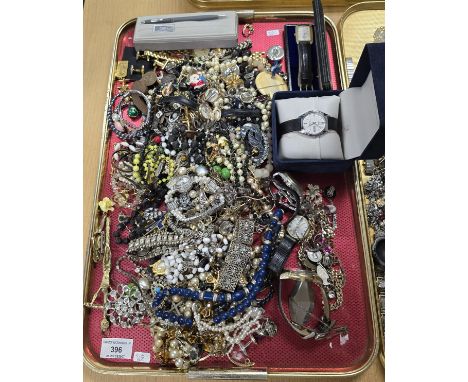 QUANTITY OF COSTUME JEWELLERY INCLUDING BEADS, BRACELETS, NECKLACES, WATCHES, CUFF LINKS ETC