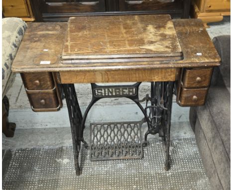 SINGER TREADLE SEWING MACHINE TABLE     