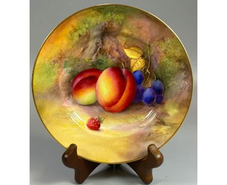 Royal Worcester porcelain cabinet plate, hand-painted with fruits and foliage. Signed Horace Price, dated 1933. 16cm diameter