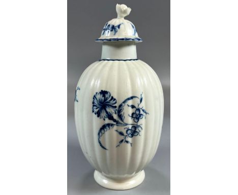 18th century Worcester porcelain blue and white tea caddy and cover of reeded ovoid form in the 'Gilly Flower' pattern with r