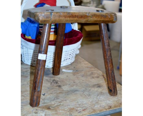 OLD MILKING STYLE TRIPOD STOOL     