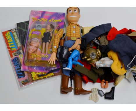 2 COMIC BOOKS & ASSORTED VINTAGE TOYS INCLUDING A TOY STORY DOLL, A BRITNEY SPEARS DOLL, VARIOUS ACTION MAN STYLE FIGURES & V