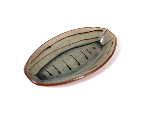 Margaret Leach b. 1918) Slipware pottery dish glazed potter's impressed mark to underside 24cm across