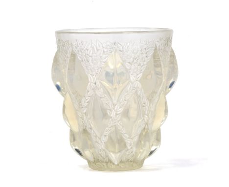 René Lalique Glass "Rampillon" vase hand engraved "R LALIQUE FRANCE No 991" to base 13cm high