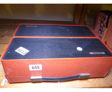 PORTABLE RECORD PLAYER. Phillips portable record player