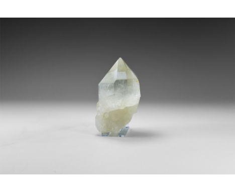 A large, well-formed single crystal of rock crystal quartz. See Bonewitz, Dr. Ronald Louis, Rocks & Minerals, 2008, p.219. 75