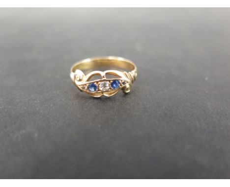An early 20th century 18 ct sapphire and diamond ring - Hallmarked Birmingham 1915 - Ring size P - Weight approx 2.2gms
Condi