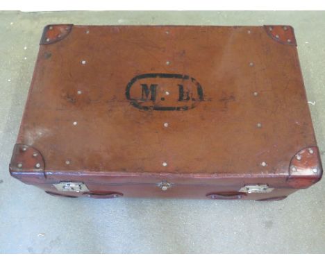 A vintage leather and fibre - Hegaro - Trunk,  no. 392557 - Height 30cm x Width 75 cm x Depth 47 cm