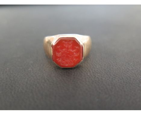A carnelian intaglio ring - Tests as 9ct gold - Ring size S - Weight approx 8.4gms
Condition Report: Fair - With surface dent