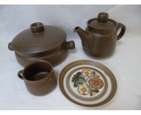 1970's Denby mayflower stoneware tea & dinner service, with 2 tureens and lids