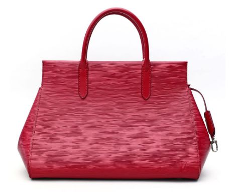 "Marly Bag", Louis Vuitton. Strukturiertes Epi-Leder mit eingeprägter LV-Signatur. Silberfarbene Hardware, zwei kurze Lederhe