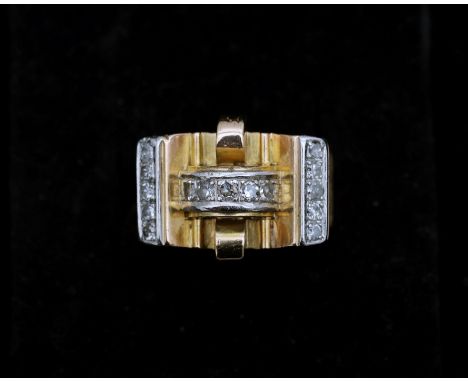 An 14 karat. gold ring from the 1940s/1950s, artdeco so-called tank ring, processed to an industrial design, pavé set at the 