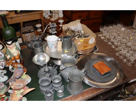 A quantity of various metalware to include a gallery silver plated tray; various pewter tankards; spot hammered taza; candela