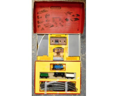 Tri-ang Railways. RS 24 train set. Used. Defective box. Also R. 81 Station set. Both boxed.