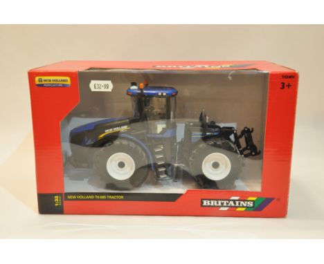 Britains 1/32 New Holland T9.565 Tractor. Mint in Box.